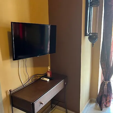 Amfitrion Apartment *